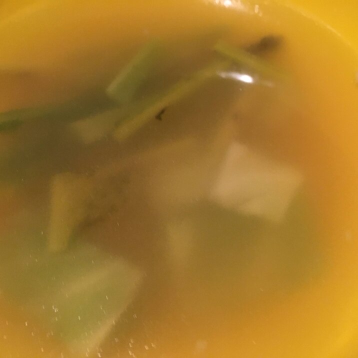 キャベツ、かぶの茎の味噌汁